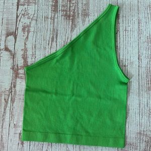NWOT women’s medium Kelly green Amazon tank